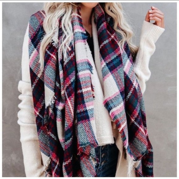 Cozy Kala Vella | Fuchsia plaid blanket scarf - Picture 4 of 4
